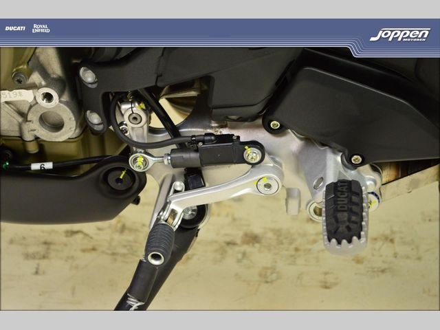 ducati - multistrada-v4-s-pikes-peak