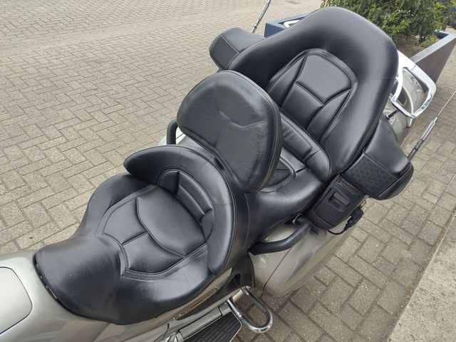 honda - gl-1800-goldwing