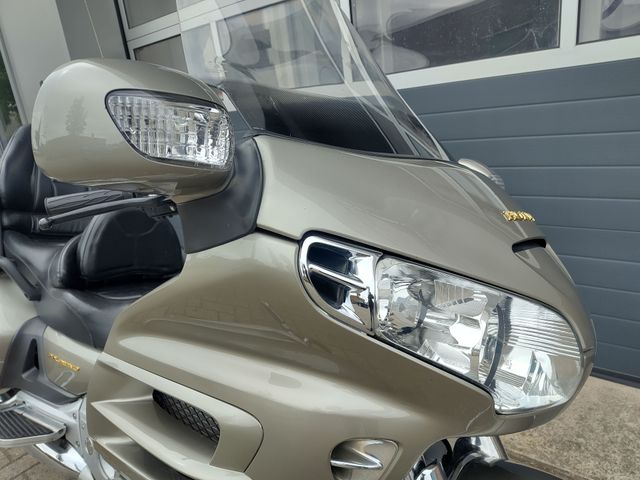 honda - gl-1800-goldwing