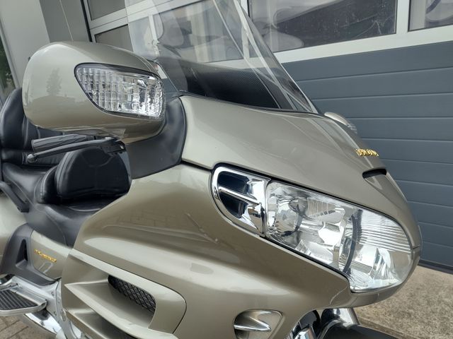 honda - gl-1800-goldwing
