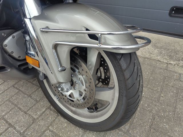 honda - gl-1800-goldwing