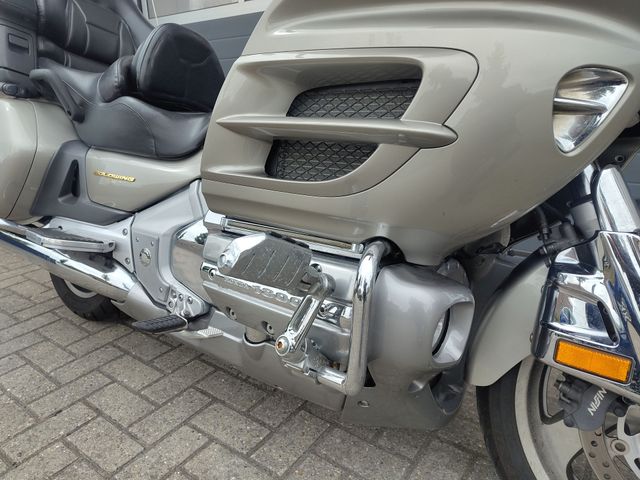 honda - gl-1800-goldwing