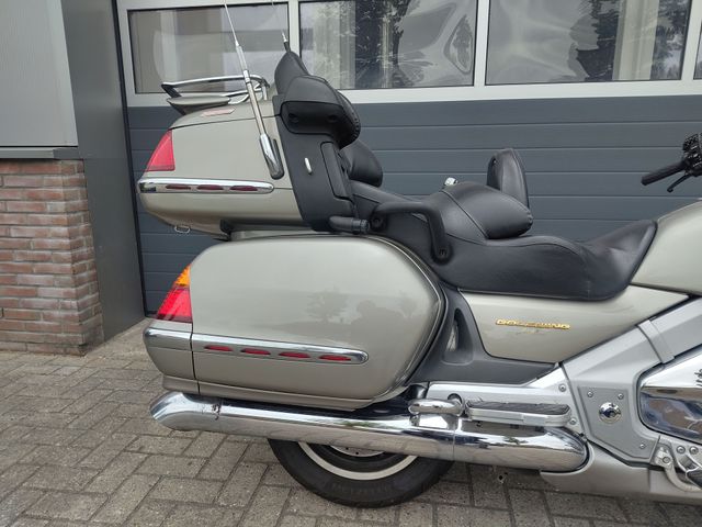 honda - gl-1800-goldwing