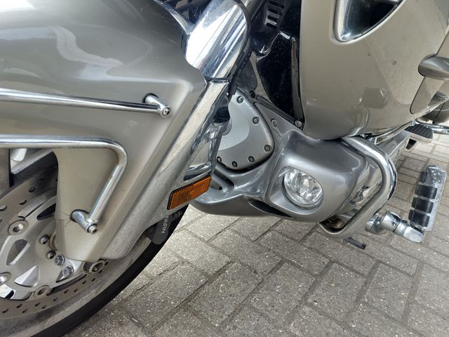 honda - gl-1800-goldwing