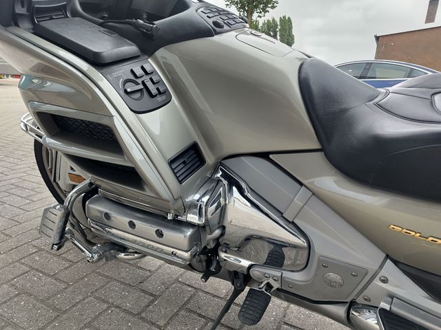 honda - gl-1800-goldwing