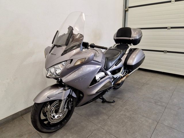 honda - st-1300-pan-european