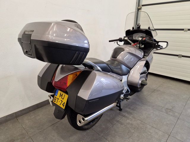 honda - st-1300-pan-european