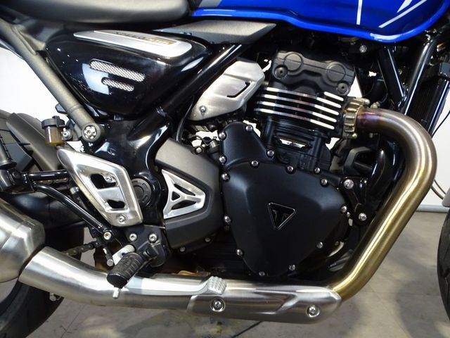 triumph - speed-400