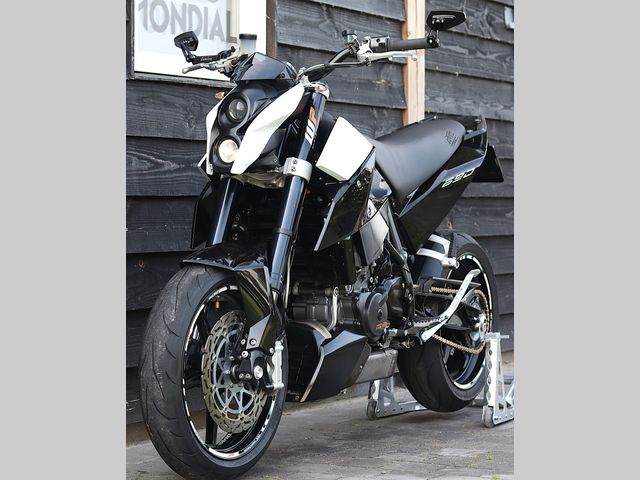ktm - 690-duke