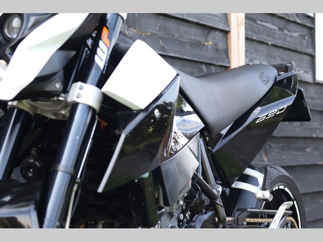 ktm - 690-duke