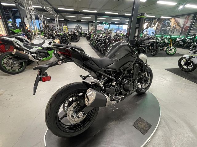 kawasaki - z900