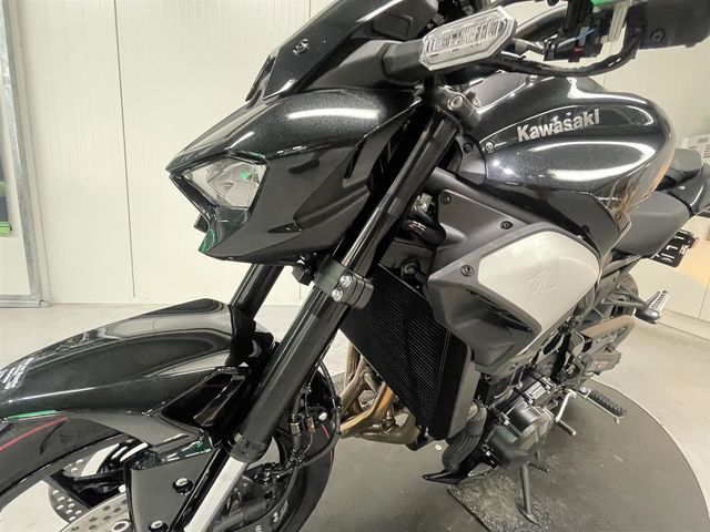 kawasaki - z900