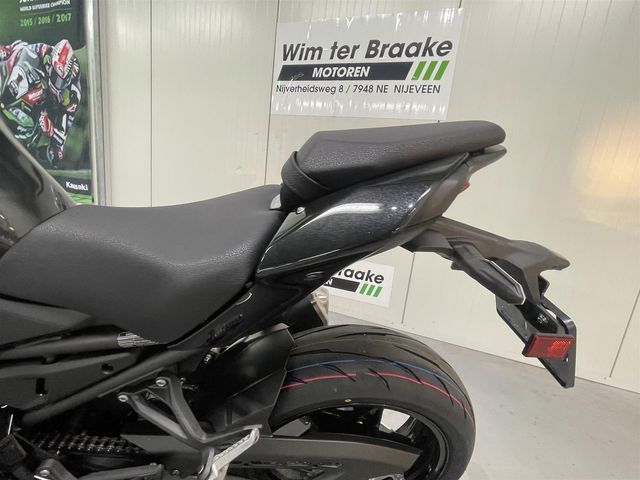kawasaki - z900