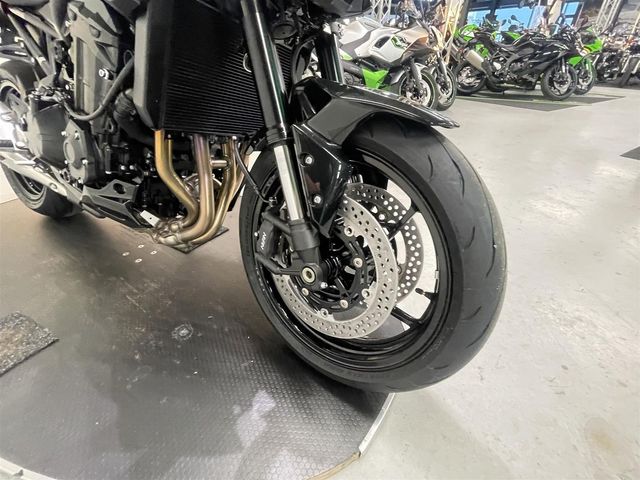 kawasaki - z900