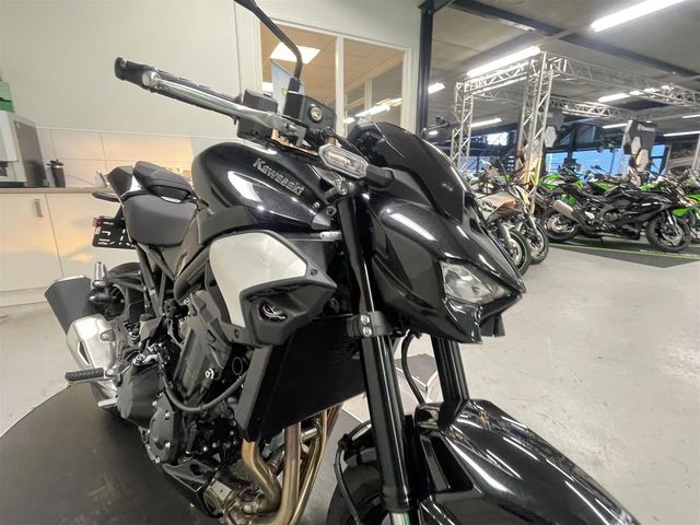 kawasaki - z900