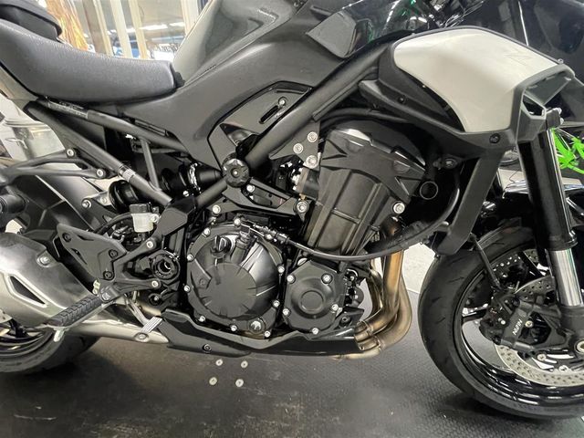 kawasaki - z900