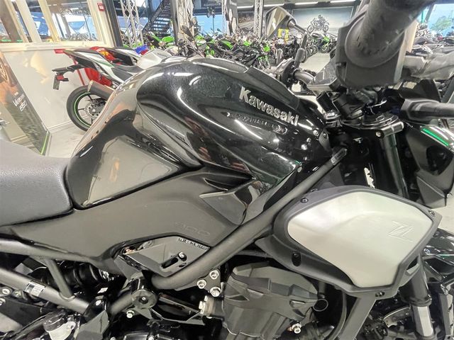 kawasaki - z900