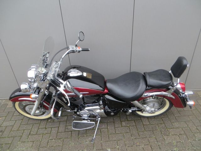 honda - vt-1100-c3-shadow