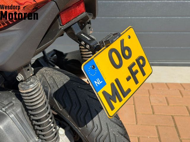 yamaha - x-max-300-iron-max