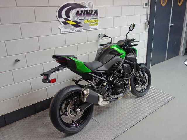 kawasaki - z900