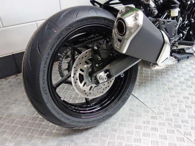 kawasaki - z900