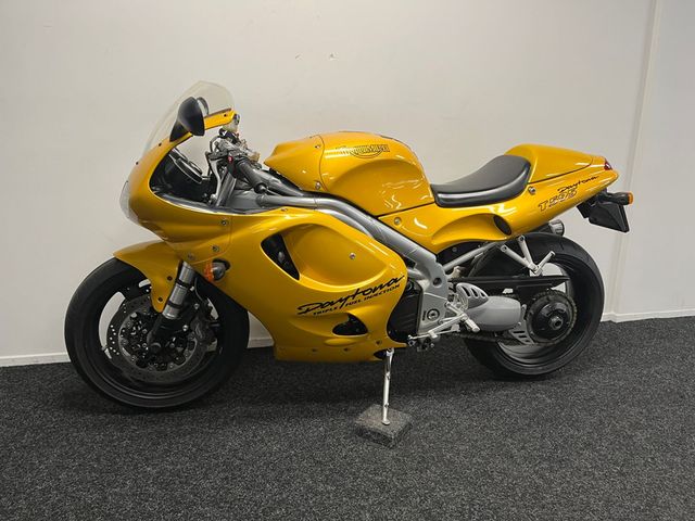 triumph - daytona-t--595