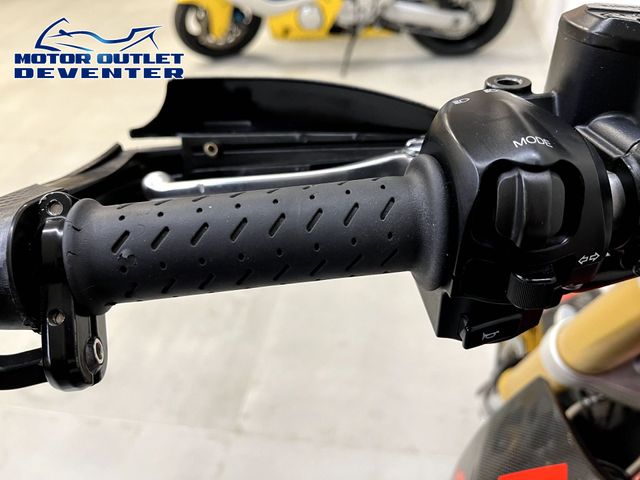 aprilia - dorsoduro-750-factory