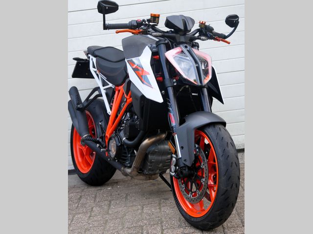 ktm - 1290-super-duke-r