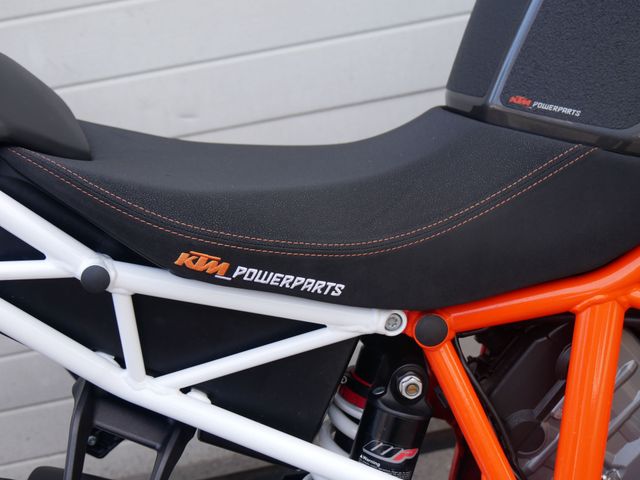 ktm - 1290-super-duke-r