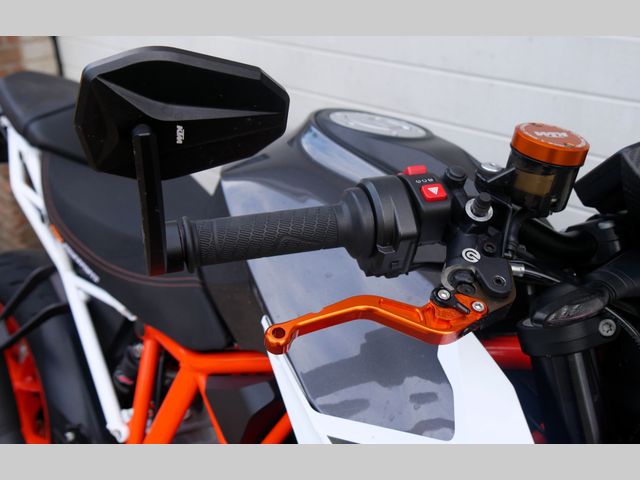 ktm - 1290-super-duke-r