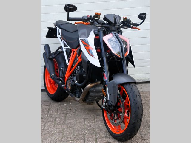 ktm - 1290-super-duke-r