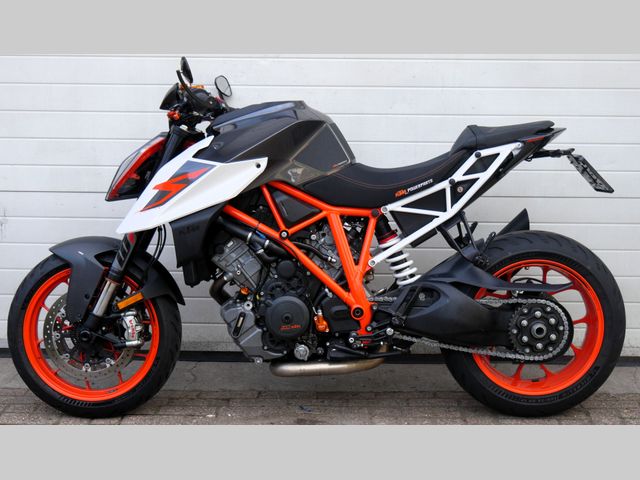 ktm - 1290-super-duke-r