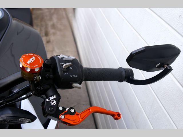 ktm - 1290-super-duke-r