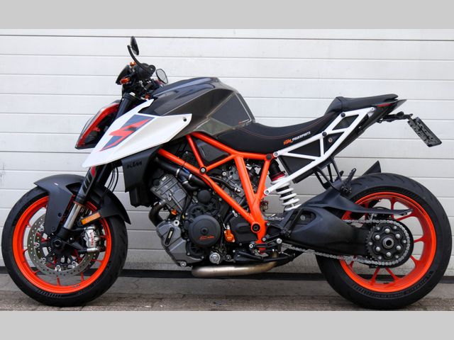 ktm - 1290-super-duke-r
