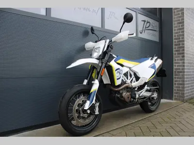 HUSQVARNA 701 SUPERMOTO – foto 3