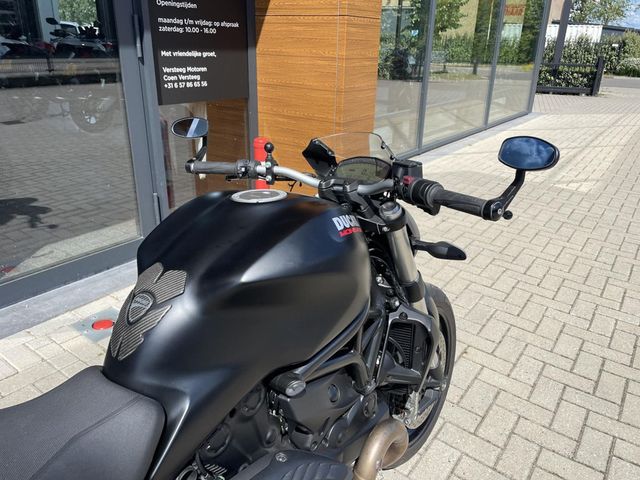 ducati - monster-821