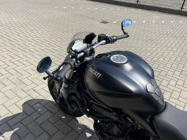 ducati - monster-821