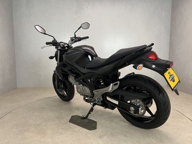 suzuki - sfv-650-gladius-abs