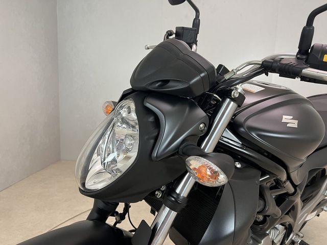 suzuki - sfv-650-gladius-abs
