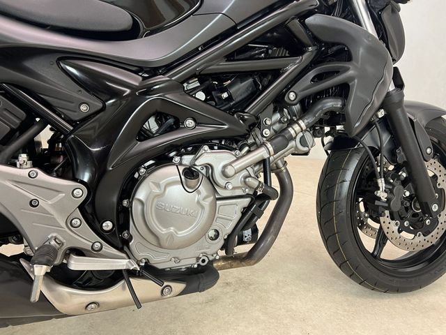 suzuki - sfv-650-gladius-abs