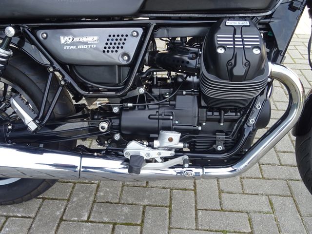 moto-guzzi - v-9-roamer