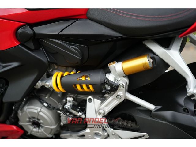 ducati - streetfighter-v2