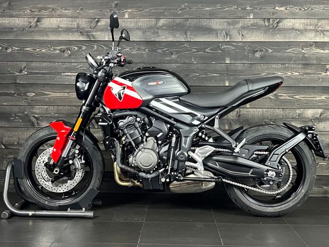 triumph - trident-660