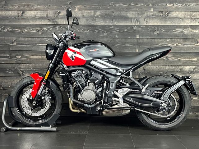 triumph - trident-660