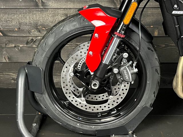 triumph - trident-660