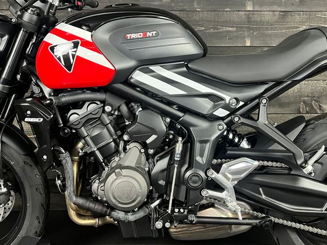 triumph - trident-660