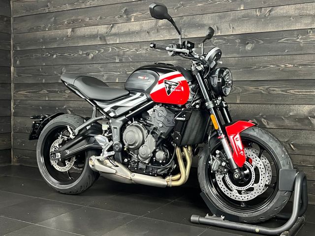 triumph - trident-660