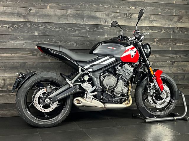 triumph - trident-660