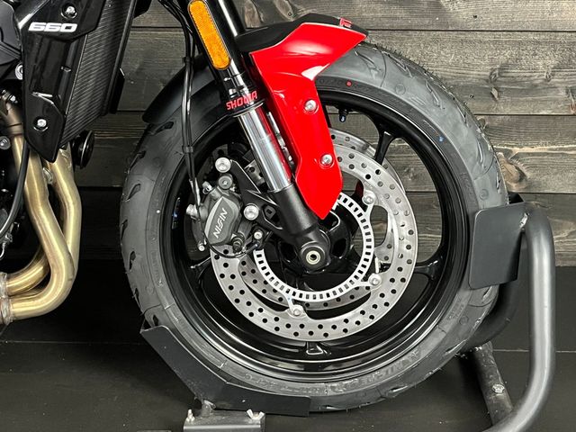 triumph - trident-660