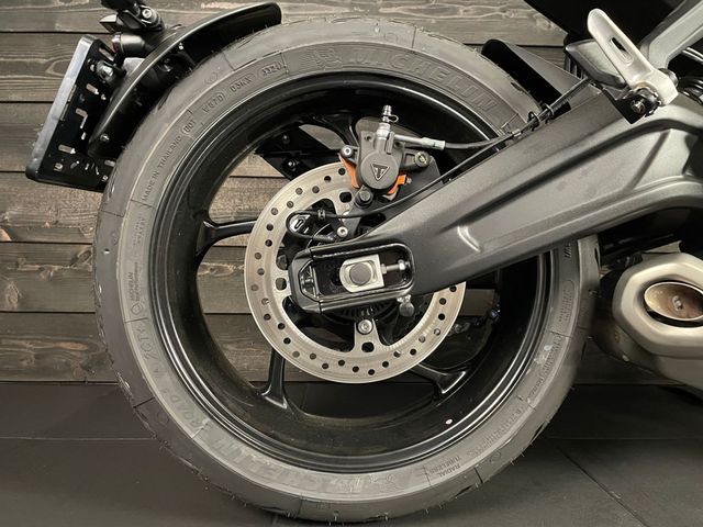 triumph - trident-660